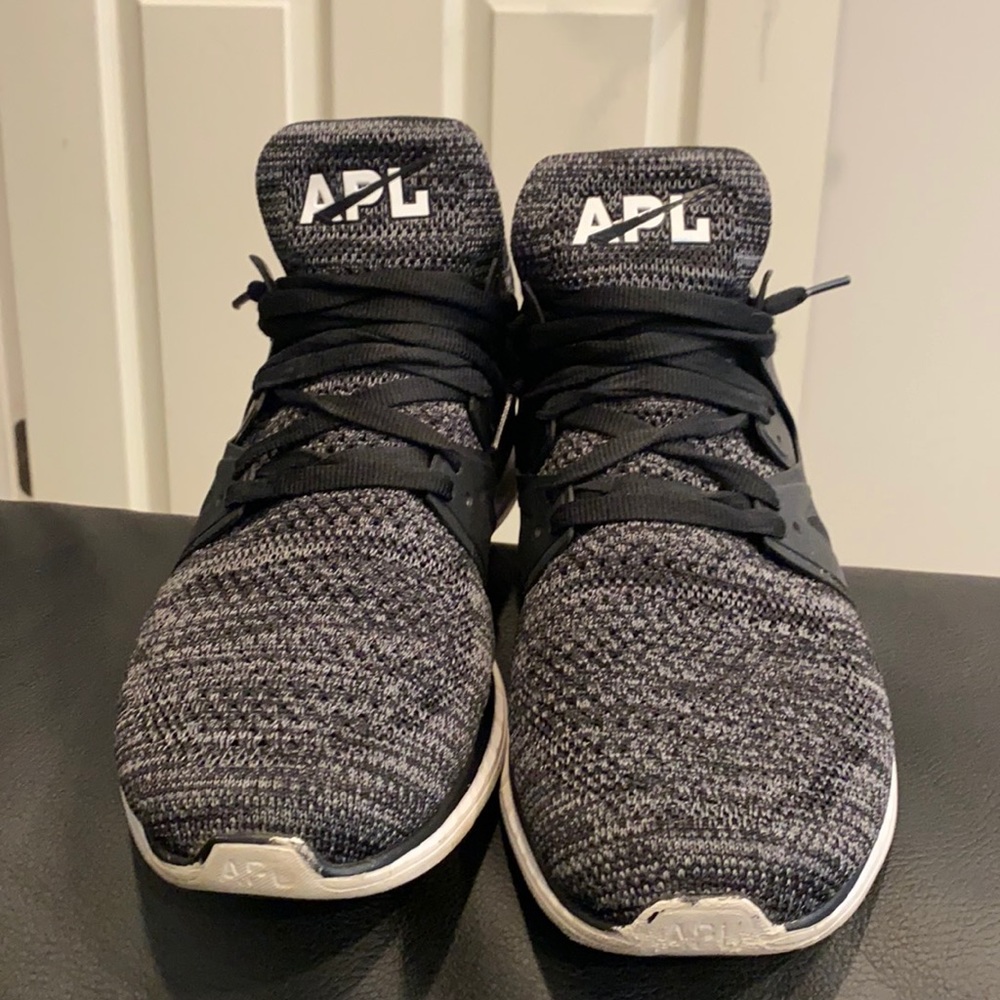 Men’s APL ASCEND trainers